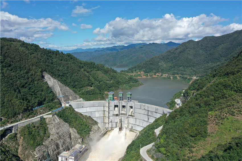 航拍引漢濟渭三河口水利樞紐。劉正根攝