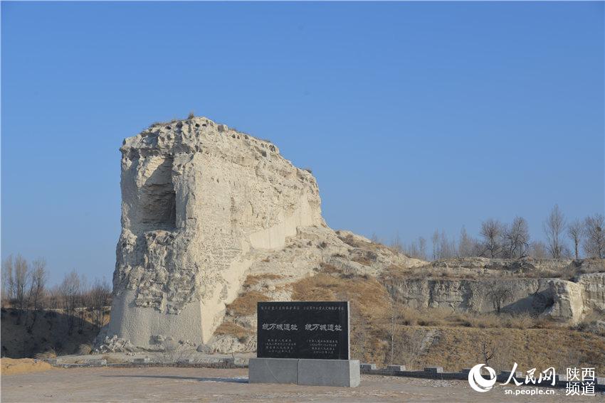 大漠雄魂統(tǒng)萬城。白凌燕攝