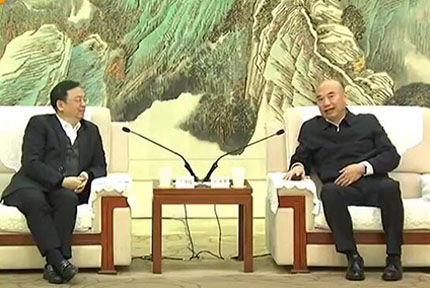 比亞迪新能源汽車零部件項目簽約及產(chǎn)業(yè)園開工儀式在西安舉行??陜西省委書記劉國中、省長趙一德會見比亞迪董事長王傳福一行并出席簽約及開工儀式。該項目落戶西安市高新區(qū)，將有力推動陜西省新能源汽車產(chǎn)業(yè)、先進制造業(yè)產(chǎn)業(yè)集群持續(xù)健康發(fā)展。[詳細]