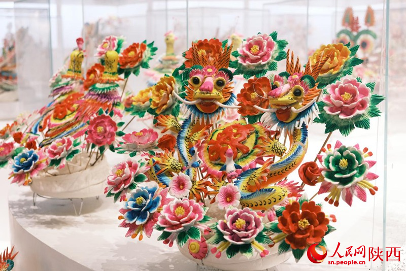8月1日上午，中外媒體走進(jìn)渭南市非物質(zhì)文化遺產(chǎn)展示傳習(xí)館，感受千年文化瑰寶的魅力。人民網(wǎng)記者吳超 攝