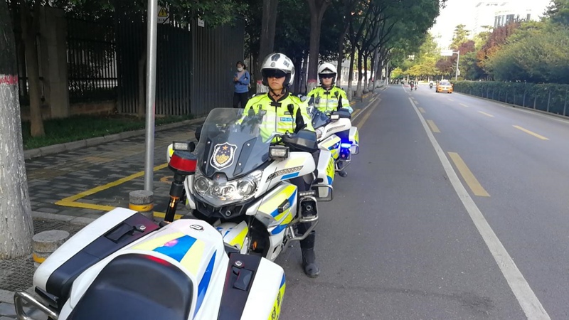 西安交警指揮中心“開學(xué)首日”指揮崗全員上崗，嚴(yán)防發(fā)生長時間、大面積交通擁堵。西安市交警支隊供圖