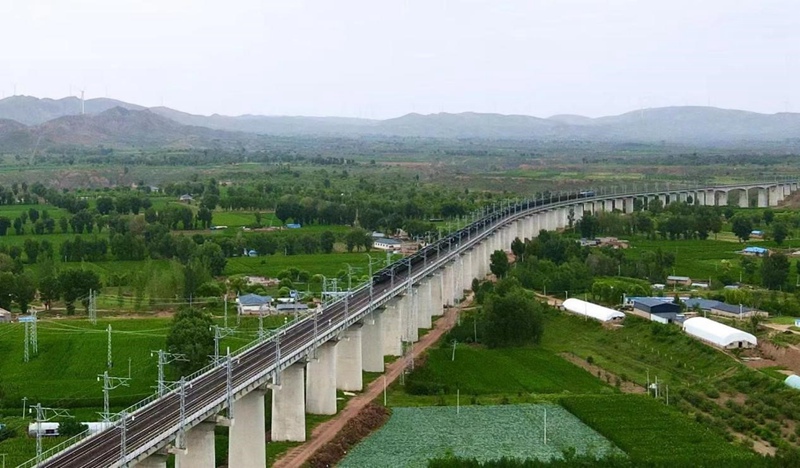 浩吉鐵路沿線風景。