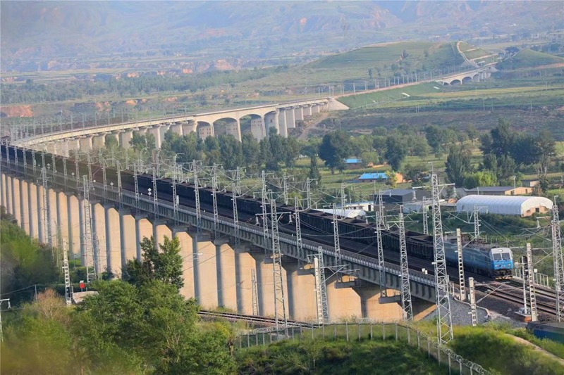 浩吉鐵路沿線風(fēng)景。