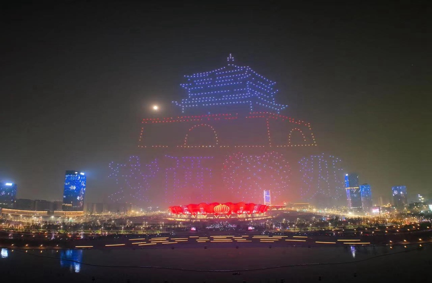 2月5日，國(guó)際港務(wù)區(qū)無人機(jī)表演現(xiàn)場(chǎng)。國(guó)際港務(wù)區(qū)供圖