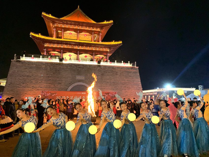圣地河谷·金延安開(kāi)展傳統(tǒng)民俗文化活動(dòng)。人民網(wǎng)孫挺 攝