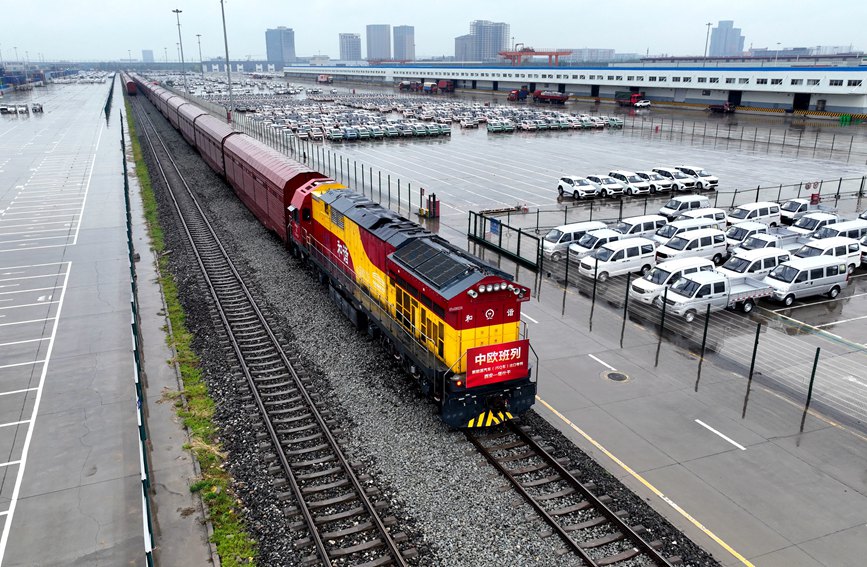 中歐班列汽車出口專列開行。馬澤旭 攝