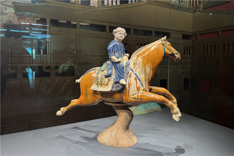 明星文物——唐代三彩騰空馬在此次展覽中亮相。李志強 攝