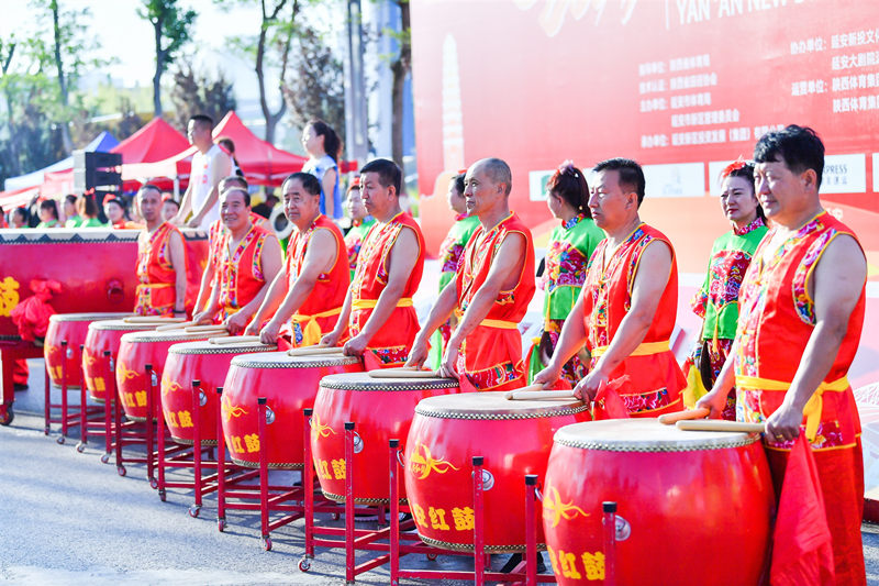 2023延安新區(qū)紅色半程馬拉松賽激情開賽。陜西體育集團供圖