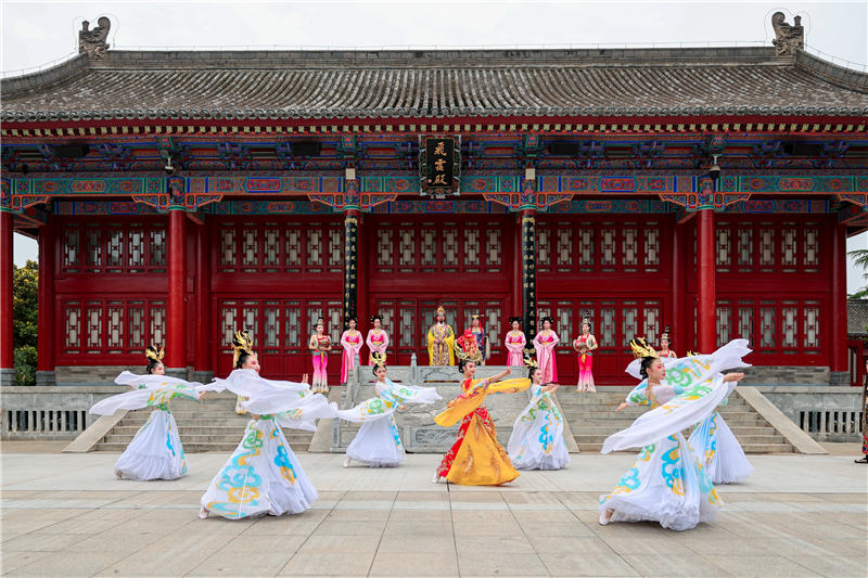 長假期間，華清宮景區(qū)策劃了一系列精彩的“文化大餐”。華清宮景區(qū)供圖