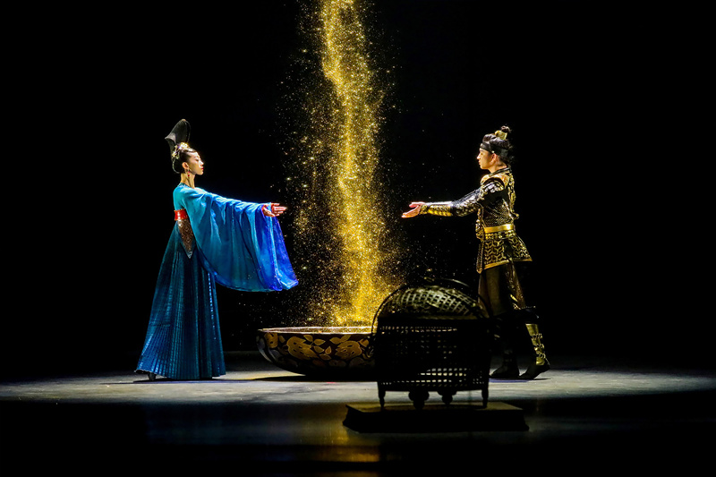 由張藝謀等創(chuàng)作的舞臺劇《無界·長安》作為開幕演出劇目迎來舞臺首秀。陜西省文旅廳供圖
