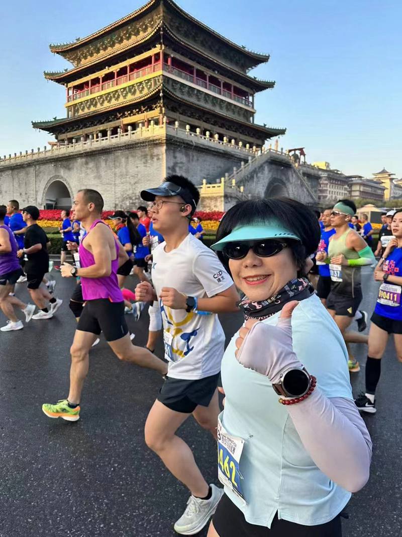 2023西安馬拉松賽現(xiàn)場。西馬組委會(huì)供圖