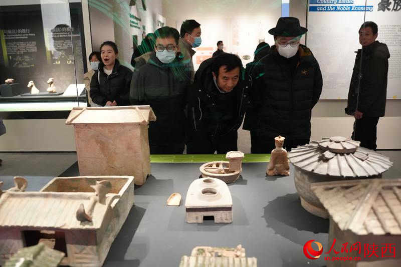 陜西歷史博物館秦漢館基本陳列對(duì)外開(kāi)展。人民網(wǎng)記者 李志強(qiáng)攝