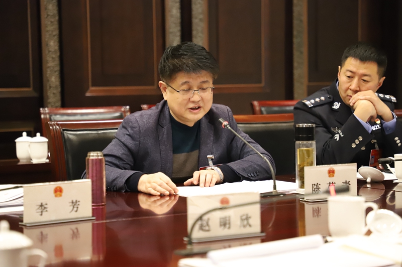 2月3日，西安市人大代表分組審議。人民網(wǎng)記者孫挺 攝