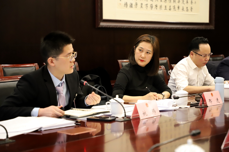 2月3日，西安市人大代表分組審議。人民網(wǎng)記者孫挺 攝