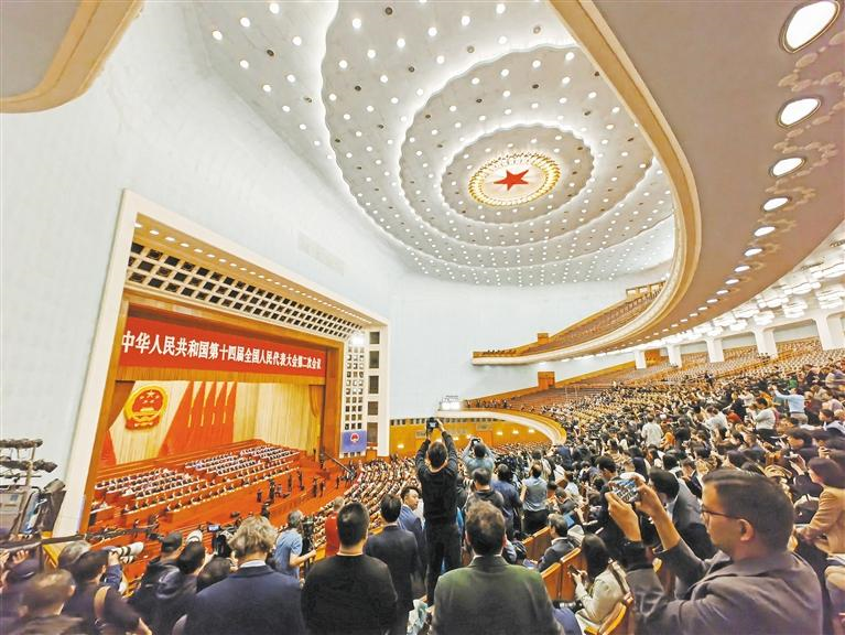 3月11日，十四屆全國(guó)人大二次會(huì)議在北京勝利閉幕。母家亮攝