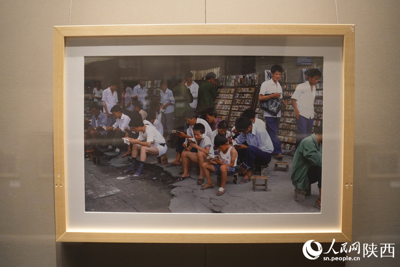 87幅城市老照片5月1日起在西安博物院集中展出。人民網(wǎng)記者 李志強攝