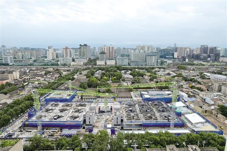 8月26日，航拍西安碑林博物館改擴建工程現(xiàn)場。目前建筑主體結(jié)構(gòu)已封頂，今年底有望局部開館。王熙攝