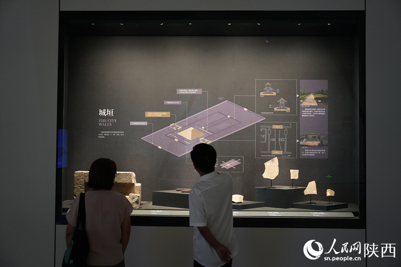 秦始皇帝陵博物院基本陳列“上新”，全面展示50年考古發(fā)掘成果。人民網(wǎng)記者 李志強(qiáng)攝