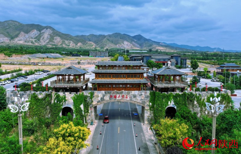 鄭國渠，陜西省第一處世界灌溉工程遺產(chǎn)（航拍圖）。人民網(wǎng)記者 孫挺攝