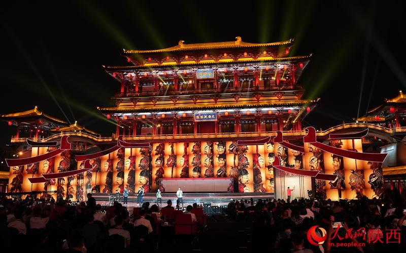 第十一屆絲綢之路國(guó)際電影節(jié)閉幕式現(xiàn)場(chǎng)。人民網(wǎng)記者 白鴿攝