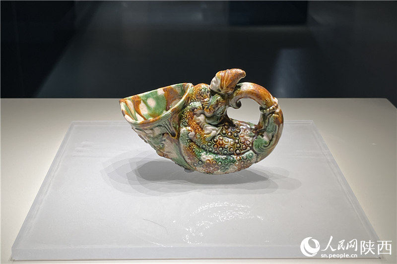 西安市文物保護(hù)考古研究院集中展示成立30年來的重要考古成果。人民網(wǎng)記者李志強(qiáng) 攝