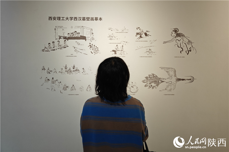 西安市文物保護(hù)考古研究院集中展示成立30年來的重要考古成果。人民網(wǎng)記者李志強(qiáng) 攝