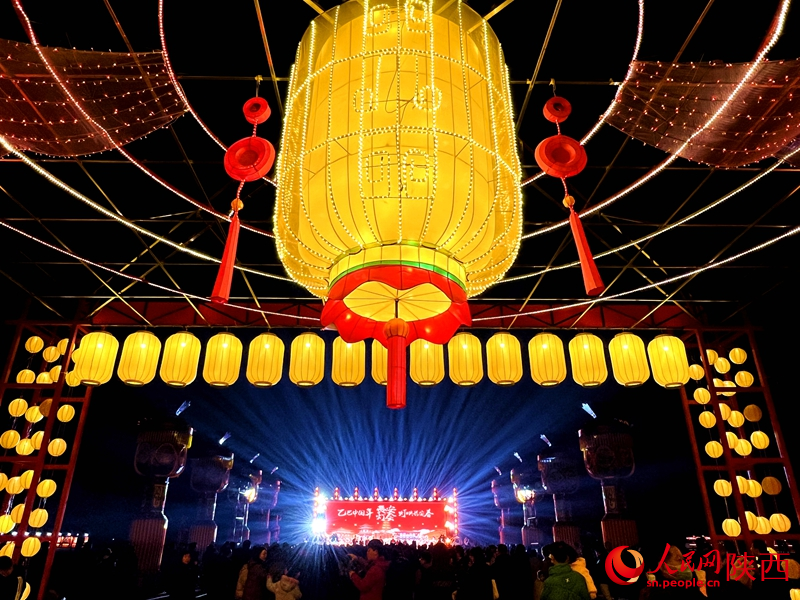 2025乙巳新春“長(zhǎng)安燈會(huì)”點(diǎn)燈儀式。人民網(wǎng)記者 孫挺攝