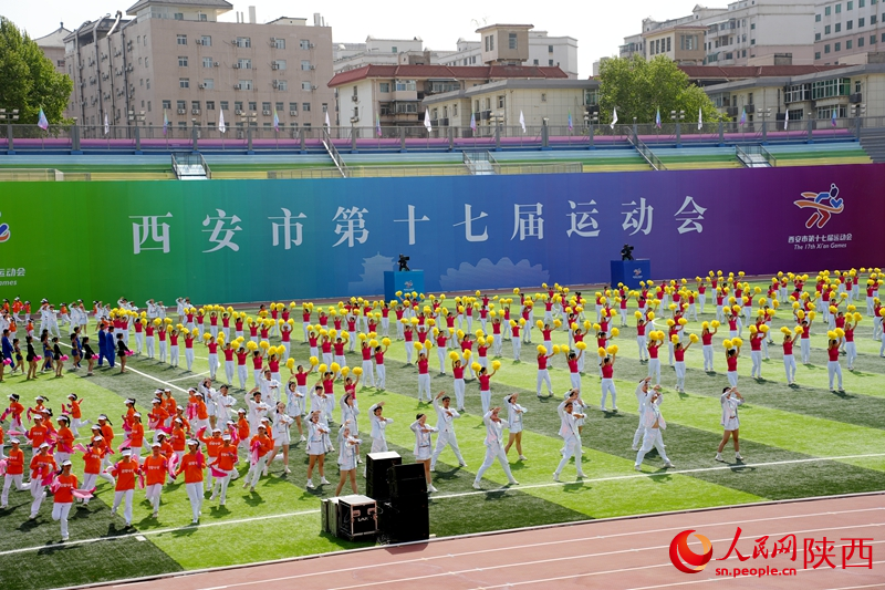 西安市第十七屆運(yùn)動會開幕現(xiàn)場。人民網(wǎng)記者 孫挺攝