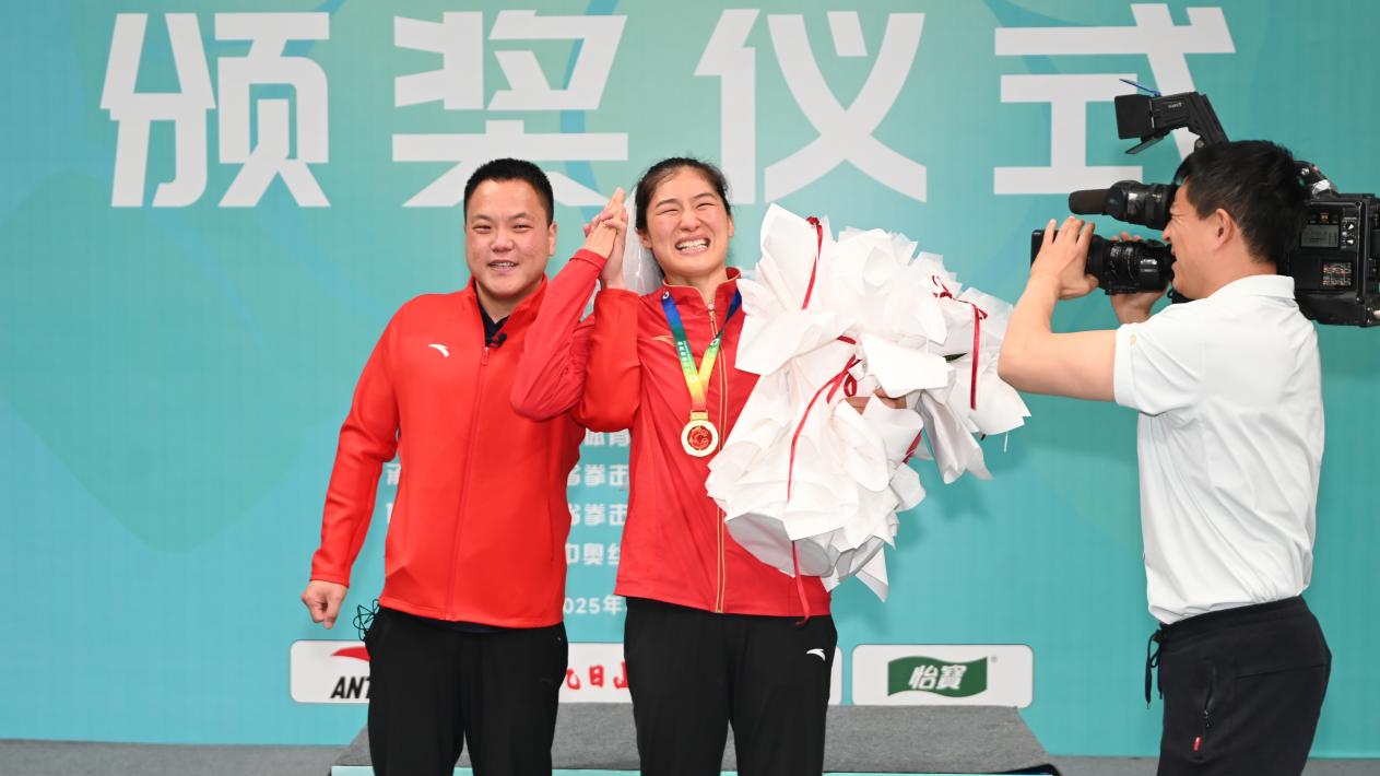 溫聰濤向李倩求婚成功。主辦方供圖