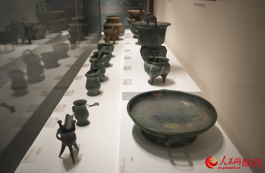 “吉金·中國(guó)”展上展出的精品文物。人民網(wǎng)記者 李志強(qiáng)攝