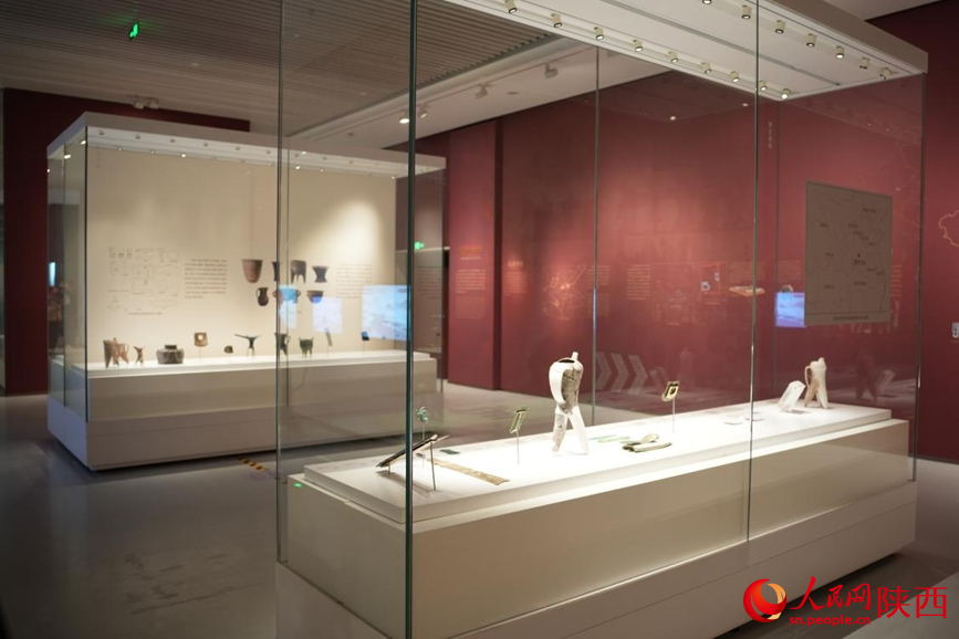 “吉金·中國”展展出的文物。人民網(wǎng)記者 李志強攝