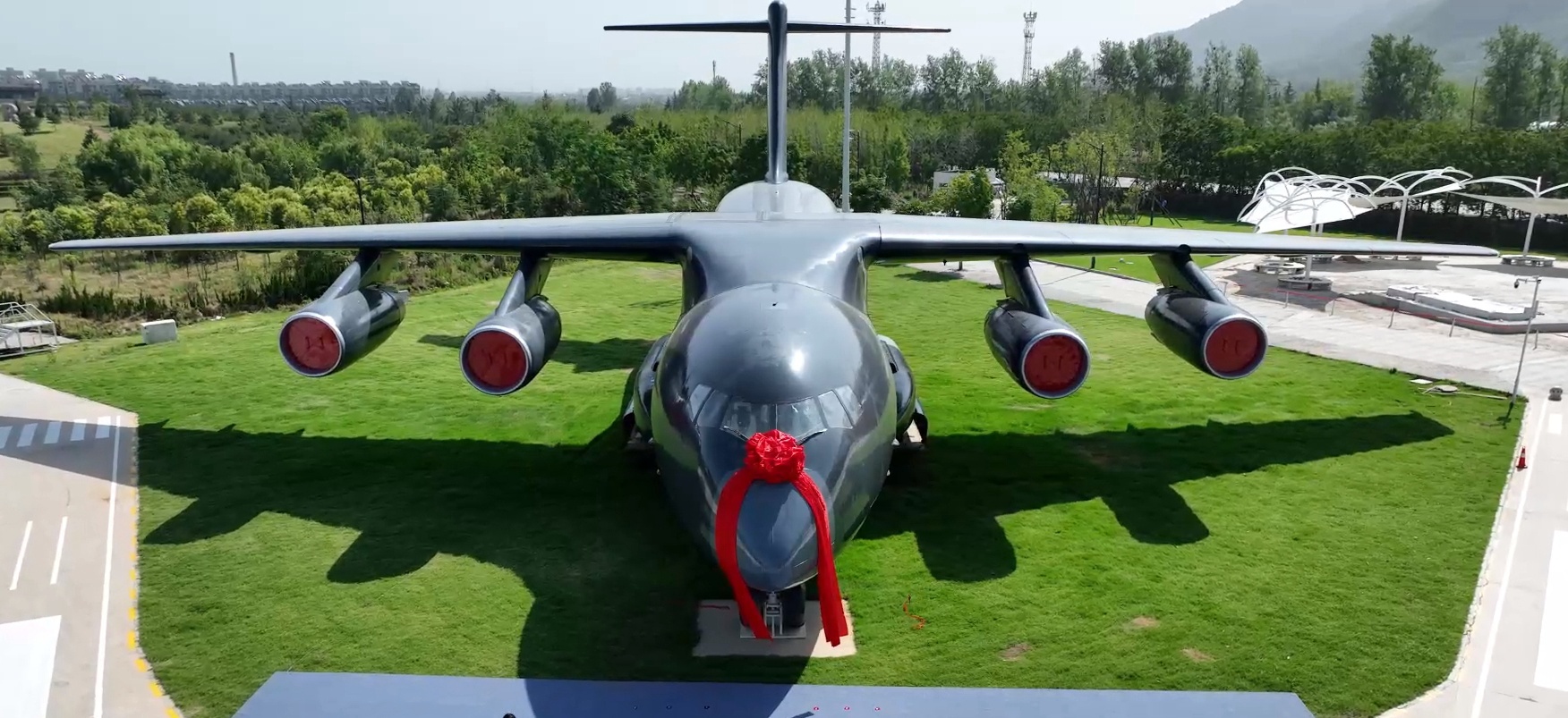 6月15日，運(yùn)-20物理樣機(jī)落戶西北工業(yè)大學(xué)長安校區(qū)。校方供圖