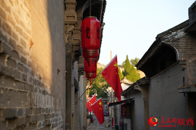 暮色下的黨家村。人民網(wǎng)記者 孫挺攝