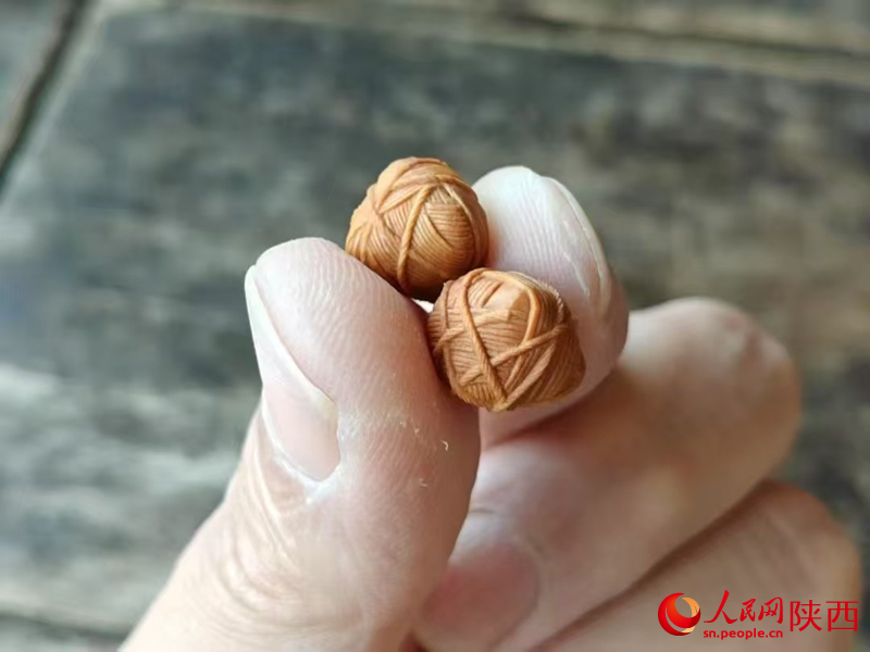 核雕小件。人民網(wǎng) 王麗攝
